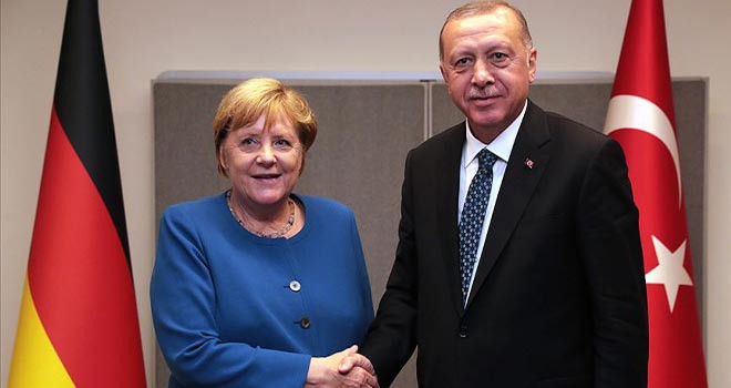 Erdoğan ile Merkel ABD-İran gerginliği ve Libya'yı görüştü