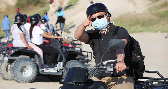 Çinli turistler Kapadokya'ya hayran kalıyor