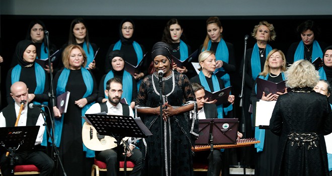 ABD'li şarkıcı Della Miles Konya'da konser verdi