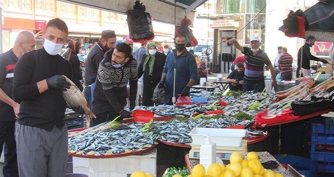 Balık tezgâhları süsledi