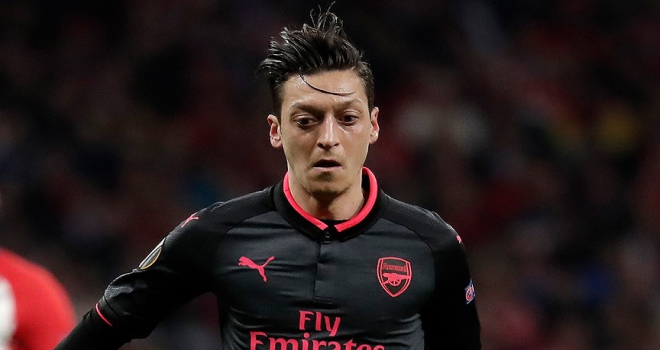 Mesut Özil 200. maçını boş geçmedi