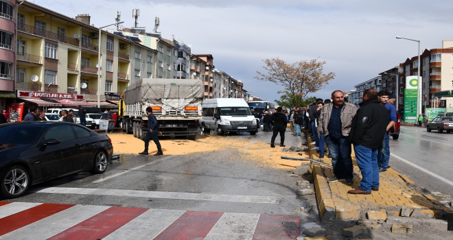 Konyada trafik kazası MOBESEye yansıdı