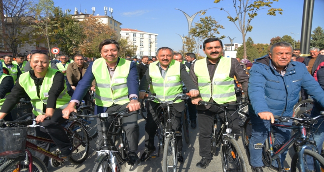 Kırşehirliler protokol üyeleriyle pedal çevirdi