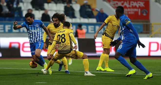 Kasımpaşa 3 puanı 3 golle aldı