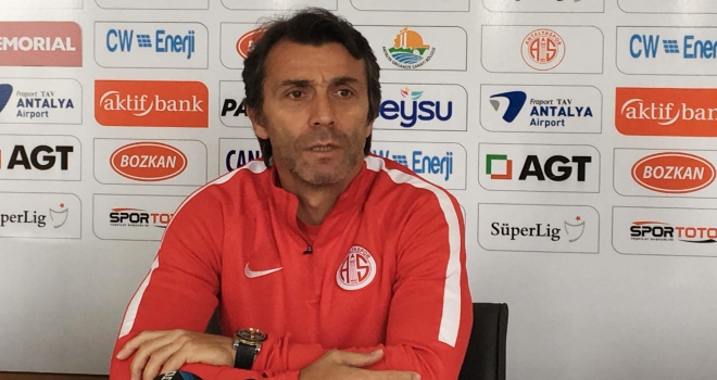 Antalyaspor Teknik Direktörü Bülent Korkmaz: Savunmayı iyi yaptığımız için kazandık