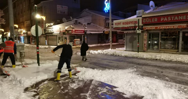 Akşehirde kar temizlik çalışması başlatıldı