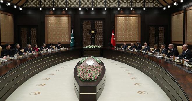 Cumhurbaşkanı Erdoğan Pakistan Başbakanı Han ile bir araya geldi