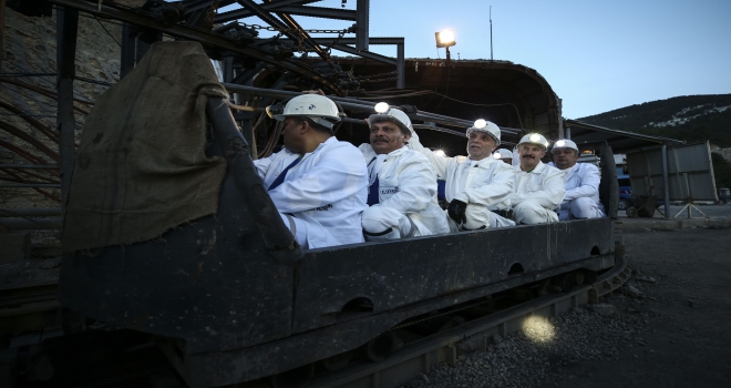 Türkİş, maden ocağındaki işçilerle iftar yaptı