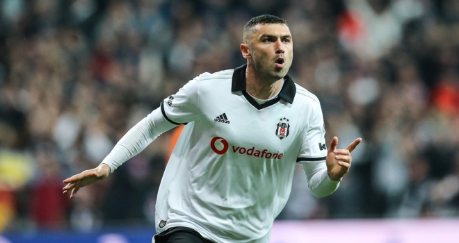 Beşiktaşta yeni kaptan Burak Yılmaz