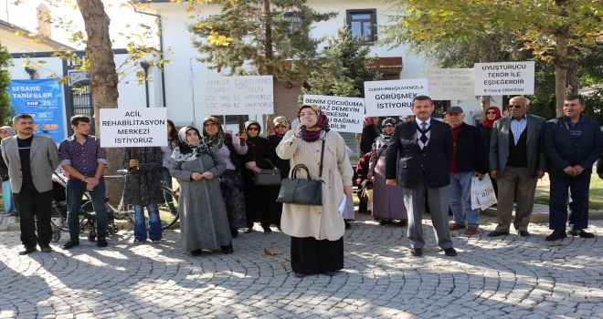 Uyuşturucu bağımlısı gençlerin annelerinden devletten rehabilitasyon merkezi talebi