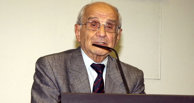 Prof. Dr. Mümtaz Soysal hayatını kaybetti