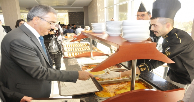 Selçuk Üniversitesi yemekhanesinde glütensiz yemek servisine başlandı