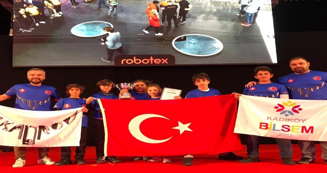 Kadıköy BİLSEMli çocuklar robot olimpiyatında dünya şampiyonu oldu