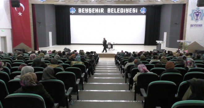 Beyşehirde çocuk sorunları konulu konferans düzenlendi