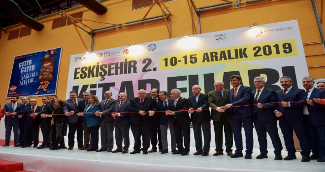 Eskişehir Kitap Fuarı kapılarını ikinci kez ziyaretçilerine açtı