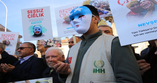 Çinin Uygur Türklerine yönelik insan hakları ihlalleri protesto edildi