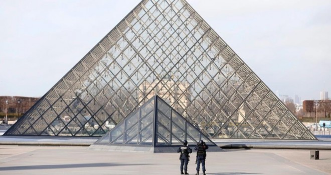 Türk fotoğrafçılardan Louvre Müzesi'nde 'İstanbul Güzeli' sergisi