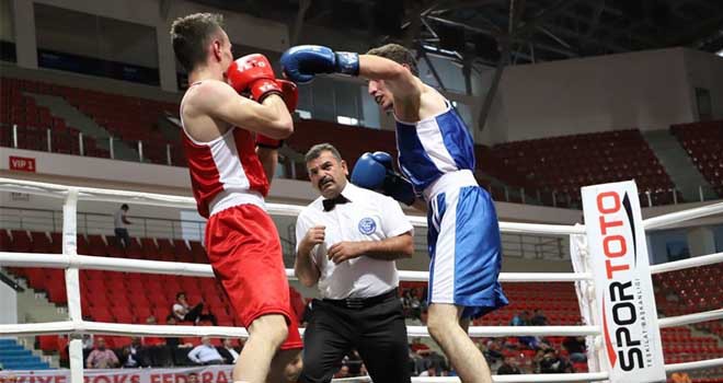 Gruplar Türkiye Boks Şampiyonası Konya'da başladı