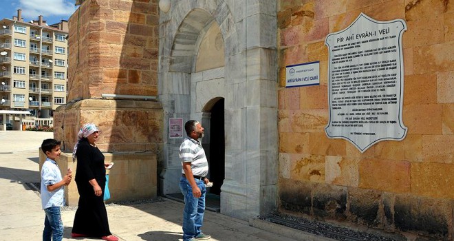 Ahilik yüzyıllardır Anadolu'ya ışık tutuyor