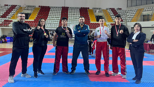 Kick Boks’ta 4 madalya