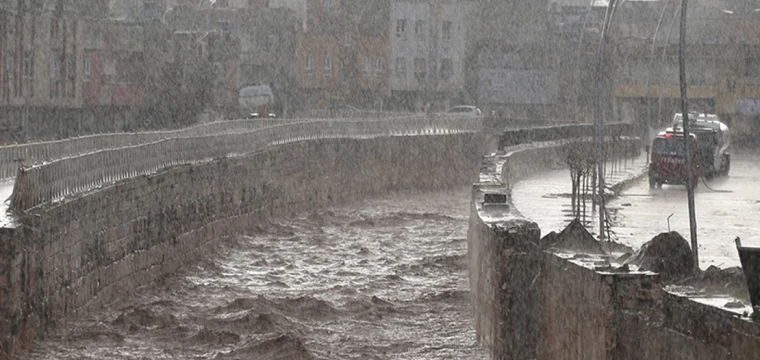 Deprem bölgesi için kuvvetli yağış uyarısı