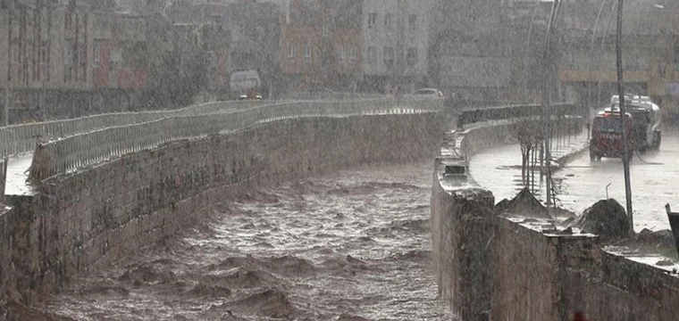 Deprem bölgesi için kuvvetli sağanak uyarısı