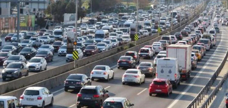 Tatil sonrası trafik yoğunluğu