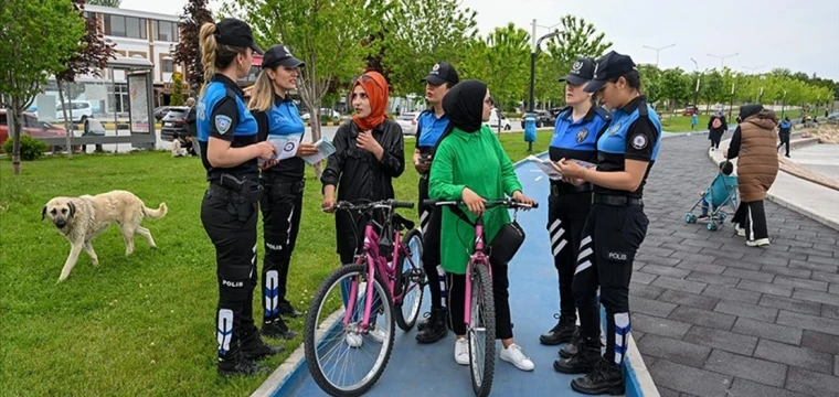 Polis, vatandaşları boğulmaya karşı bilgilendiriyor