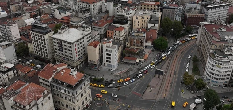 Galata Köprüsü'ndeki çalışma trafiği yoğunlaştırdı