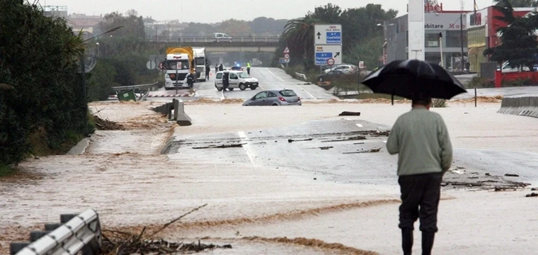 İspanya'da yaralanmalara ve maddi hasara yol açtı