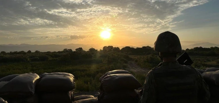 Türkiye'ye girmeye çalışan PKK'lı terörist Suriye sınırında yakalandı