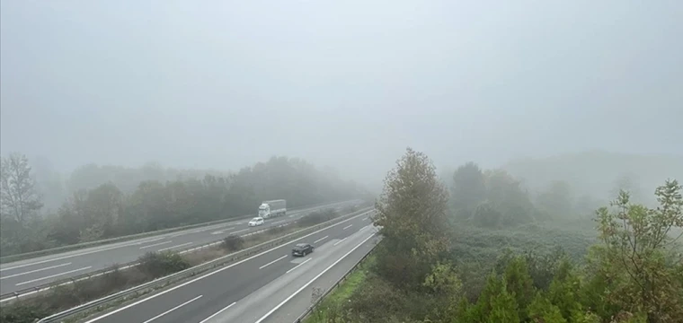 Düzce ve Bolu'da sis etkili oldu