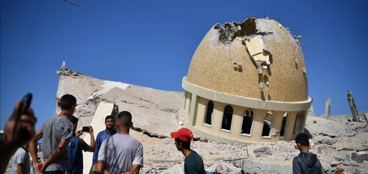 Gazze Şeridi'nde bir cami daha bombalandı