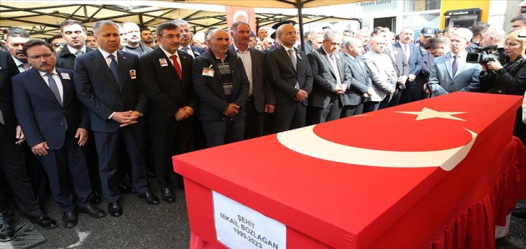 Teröristlerin katlettiği şehit veteriner teknikeri defnedildi