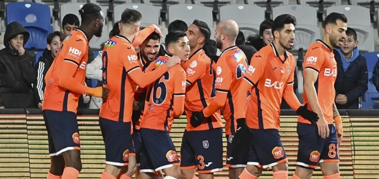 Başakşehir, sahasında Pendikspor'u 4-1 yendi