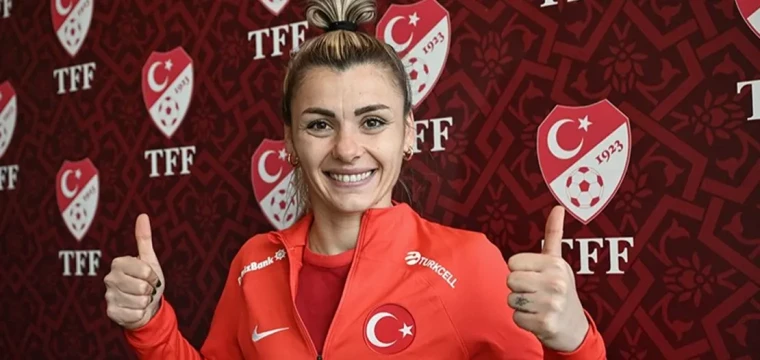 Selda Akgöz'ün Favori Kalecileri: Muslera ve Uğurcan