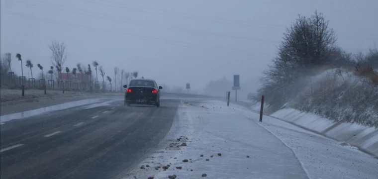 Tekirdağ'da kar etkili oluyor