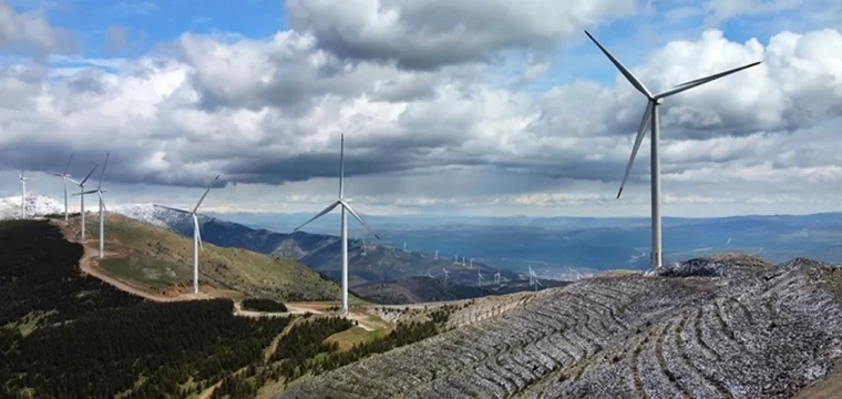 2030'a kadar yenilenebilir kapasite üç katına çıkmalı