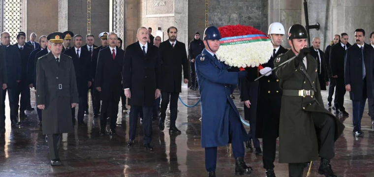 Azerbaycan Cumhurbaşkanı Aliyev, Anıtkabir'i ziyaret etti