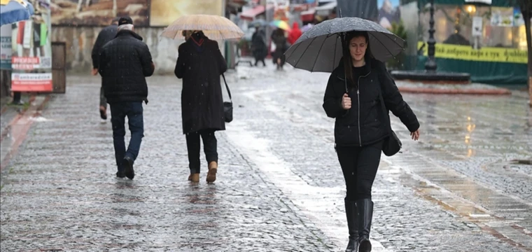 Edirne ve Kırklareli'nde sağanak etkili oluyor