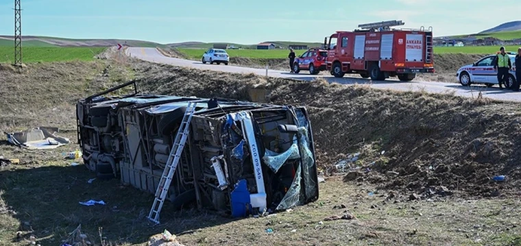 Yol can pazarına döndü: Kazada 16 kişi yaralandı