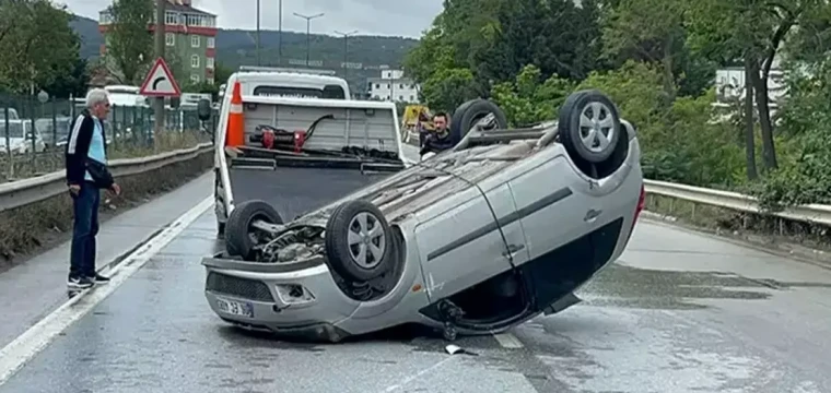 Kazaya neden olan sürücü kaçtı