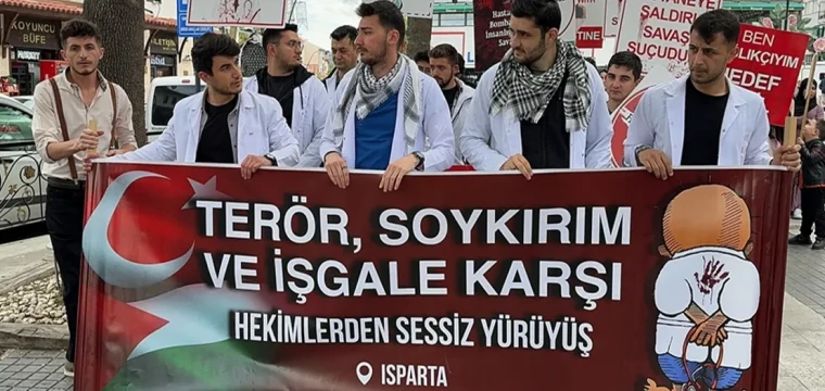 Sağlık çalışanlarından Gazze için "sessiz yürüyüş"