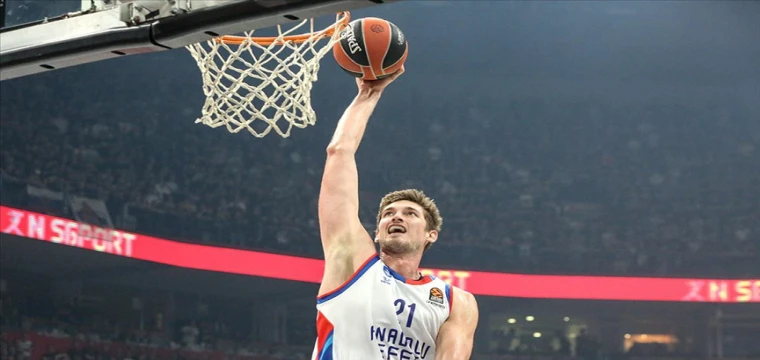 Anadolu Efes Tibor Pleiss'a veda etti!