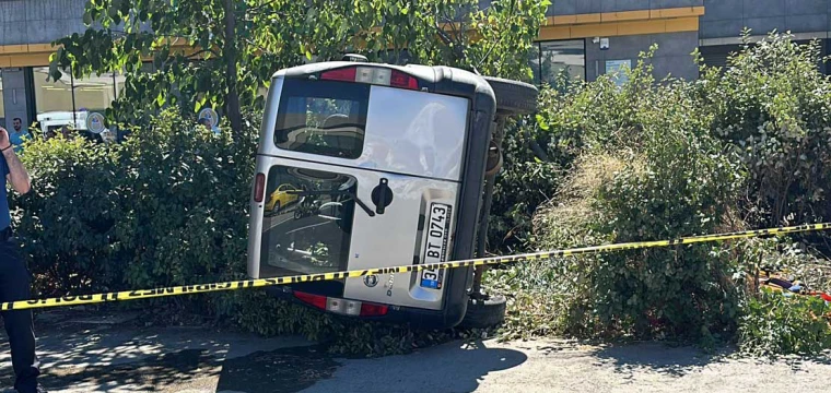 Hafif ticari aracın çarptığı yaya hayatını kaybetti