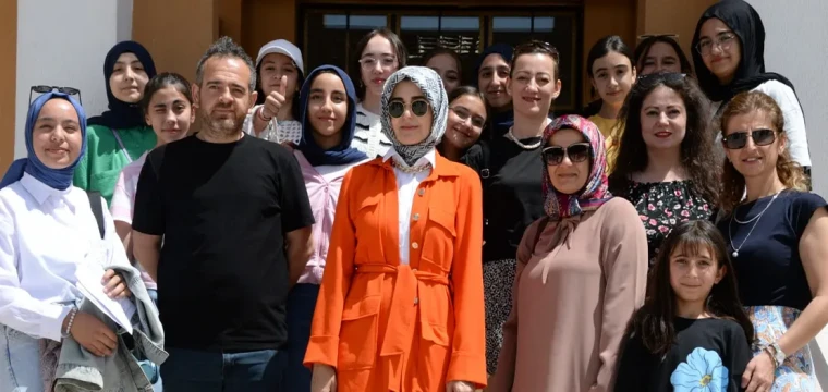 İmam hatipli kızların karne heyecanı