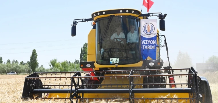 Seydişehir’de yılın ilk arpa hasadı yapıldı