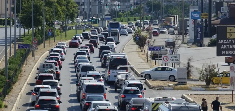 Trafikte bayram yoğunluğu