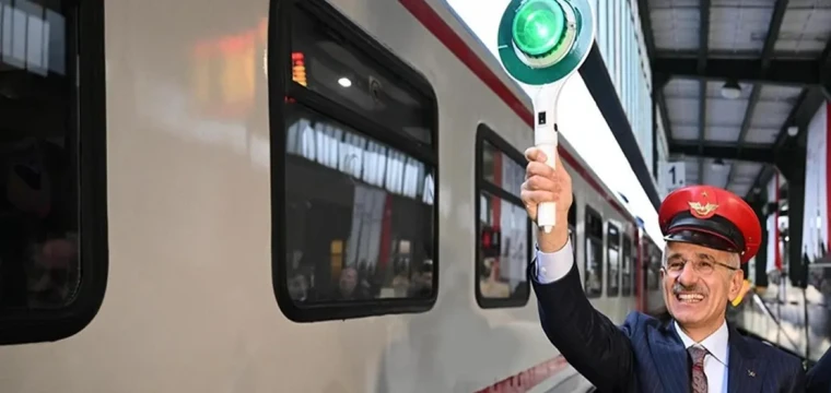 Turistik Tatvan Treni yola çıkıyor