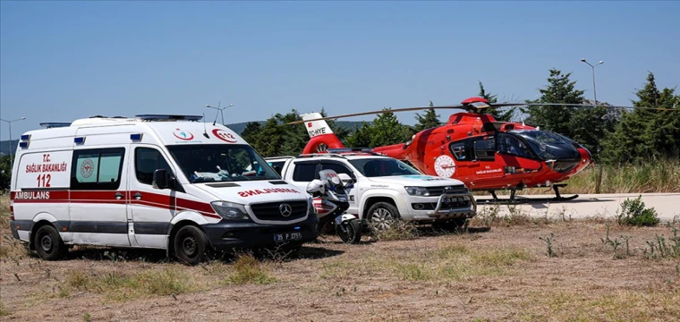 Yol ve kavşaklarda görevlendirilen sağlık ekipleri tatilde 20 kazaya müdahale etti